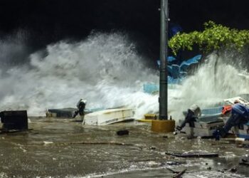 Huracán Erick impacta Oaxaca: daños en Puerto Escondido y deslaves, sin víctimas