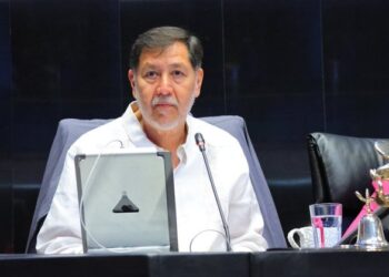 Juez ordena a Noroña desbloquear a ciudadano en X; crítica no fue considerada discurso de odio