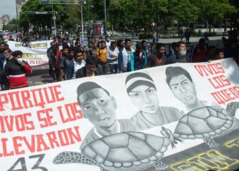 Corte podría ordenar a la FGR publicar versión pública del caso Ayotzinapa