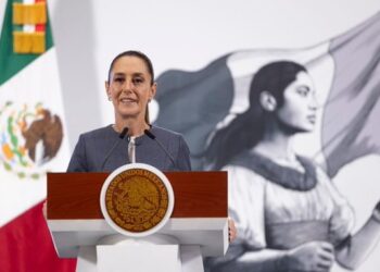 Sheinbaum lanza programa de salud y fija postura sobre redadas migrantes en su mañanera