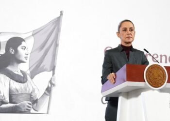 Sheinbaum aborda huracán, reforma digital y basura espacial en mañanera