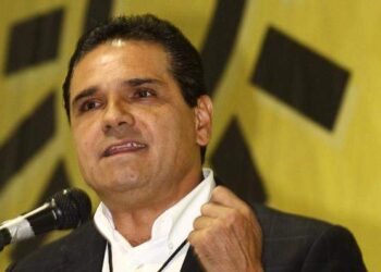 Silvano Aureoles solicita amparo para acceder a carpeta de investigación