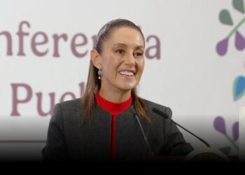 Claudia Sheinbaum defiende a periodistas y destaca logros sociales en su conferencia del 10 de julio