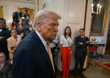 Donald Trump es diagnosticado con insuficiencia venosa crónica; Casa Blanca aclara que no es grave