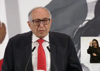 Salud descarta riesgo por vacunas; prevé controlar sarampión en noviembre