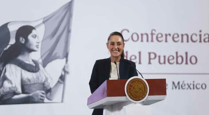 Tren México-Querétaro, tsunami, migración y economía: resumen de la mañanera de Sheinbaum