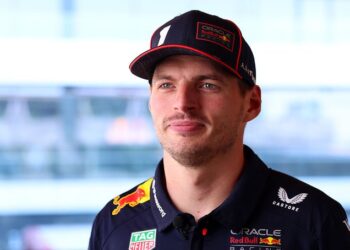 Max Verstappen descarta salida y confirma que seguirá con Red Bull en 2026