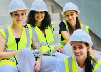 Mujeres ganan 34% menos que hombres en México, revela ENIGH 2024