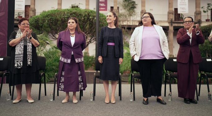 Sheinbaum lanza programa Abogadas de las Mujeres para brindar defensa legal con perspectiva de género