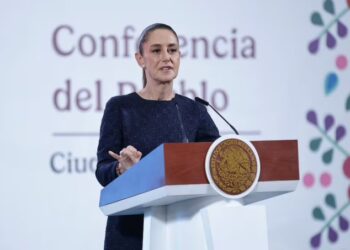Claudia Sheinbaum presenta avances en atención consular y digitalización de trámites