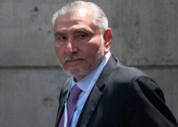 Adán Augusto se deslinda y ofrece colaboración por caso de su exsecretario