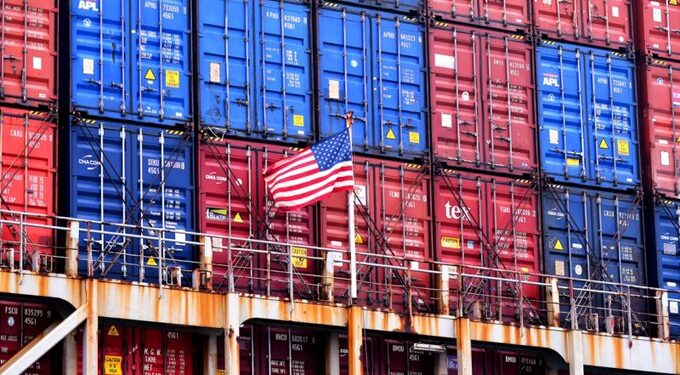 Tribunal de EU limita autoridad de Trump sobre aranceles, pero los mantiene vigentes
