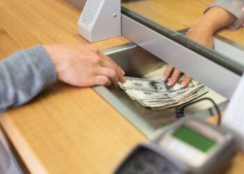 BBVA advierte caída de remesas en 2025 por menor presencia de mexicanos en el mercado laboral de EE. UU.