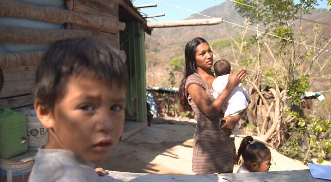 Pobreza en México disminuye a 38.5 millones de personas en 2024: INEGI