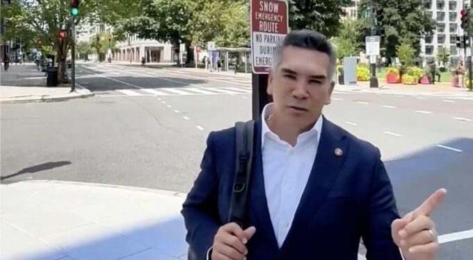 Alito Moreno denuncia a Morena en Washington por vínculos criminales