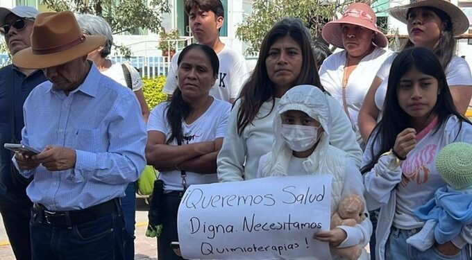 Protesta nacional exige abasto urgente de medicamentos oncológicos en México