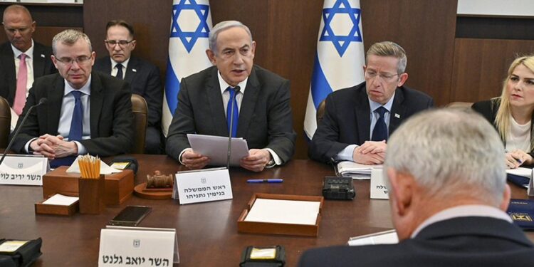 Netanyahu impulsa ofensiva total en Gaza pese a críticas internas e internacionales