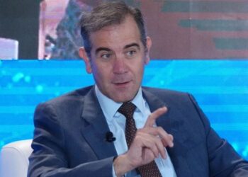 Corte ordena a SEP eliminar mención de Lorenzo Córdova en libros de texto por vulnerar su honor