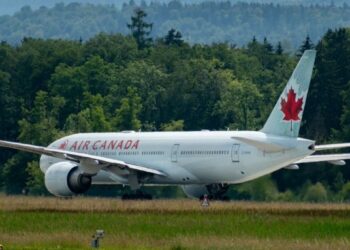 Air Canada reducirá vuelos por inminente huelga de asistentes; más de 130 mil pasajeros afectados