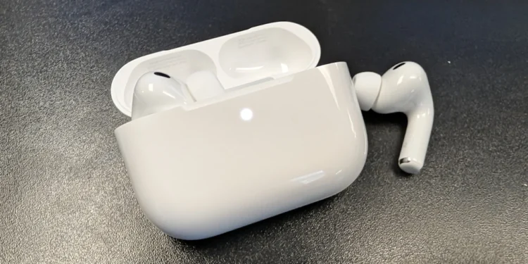 Apple presenta AirPods con traducción en vivo y nuevos Pro 3