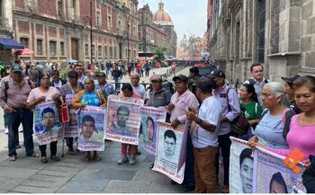 Sheinbaum se reúne con padres de los 43 normalistas de Ayotzinapa