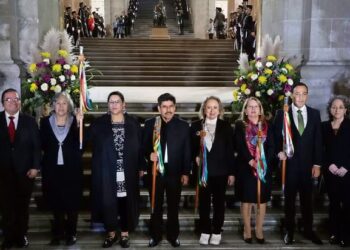 Nuevos ministros aplican austeridad, pero sus sueldos siguen por encima del presidencial