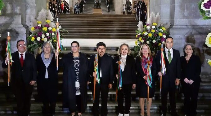 Nuevos ministros aplican austeridad, pero sus sueldos siguen por encima del presidencial