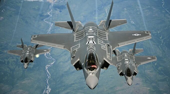 EU despliega cazas F-35 en Puerto Rico tras provocación de aviones venezolanos