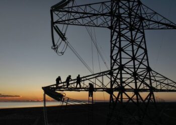 CFE lanzará bono internacional para financiar expansión eléctrica hacia 2030