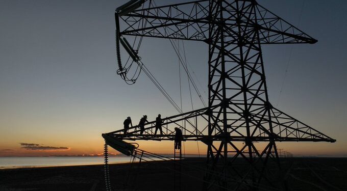 CFE lanzará bono internacional para financiar expansión eléctrica hacia 2030