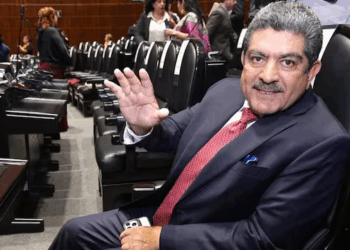 Manuel Espino es hospitalizado tras derrame cerebral; permanece bajo cuidados intensivos