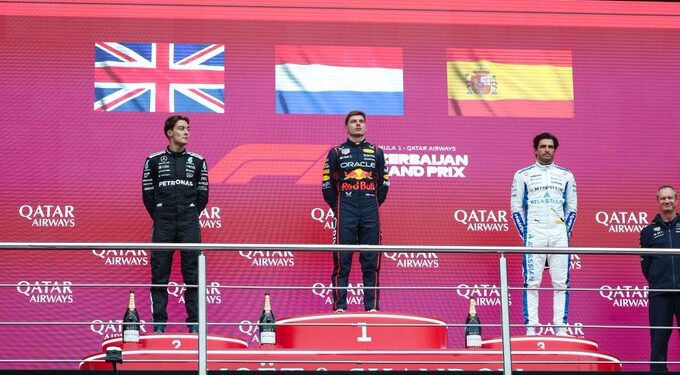 Max Verstappen gana en Azerbaiyán y Sainz logra podio con Williams