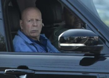 Bruce Willis vive en casa separada para tener calma en medio de su enfermedad