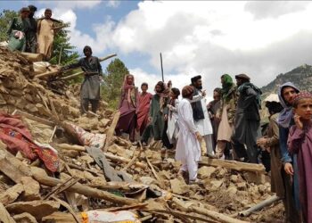 Devastador terremoto en Afganistán deja más de 800 muertos y 2,000 heridos