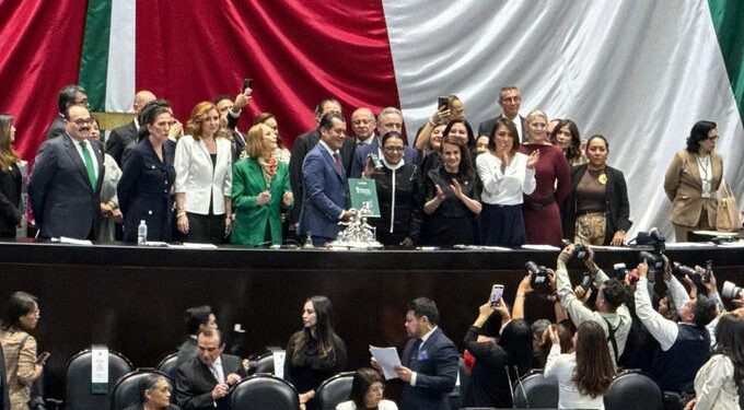 Rosa Icela Rodríguez entregó al Congreso el primer informe presidencial de Claudia Sheinbaum