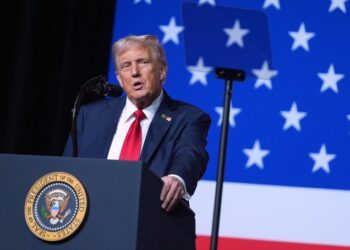 Trump y Pfizer pactan bajar precios de medicamentos en EE. UU. con descuentos de hasta 85%