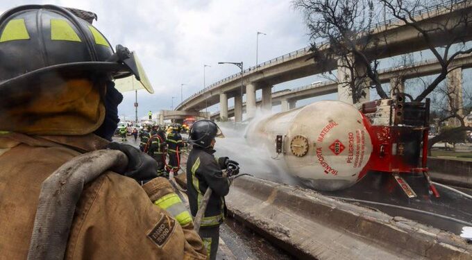 Gobierno capitalino conforma comité de ayuda para damnificados por explosión