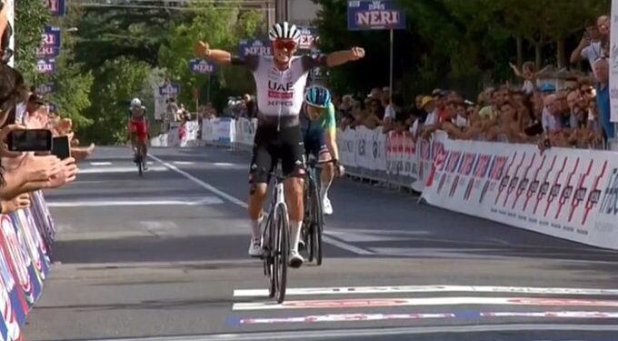 Isaac Del Toro hace historia en Italia: décima victoria del año en el GP Industria & Artigianato
