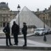 Asalto relámpago en el Louvre: roban joyas imperiales en solo siete minutos