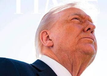 Trump arremete contra Time por su portada y asegura que le tomaron “la peor foto jamás hecha”