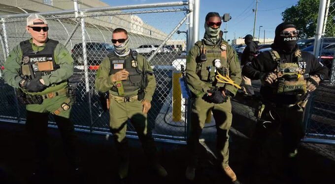 EU alerta sobre plan de cárteles mexicanos para atacar a agentes del ICE