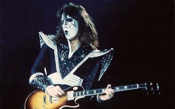 Fallece Ace Frehley, legendario guitarrista y fundador de KISS, a los 74 años