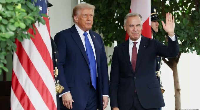Trump rompe diálogo comercial con Canadá; Sheinbaum pide calma y afirma que México avanza con EE.UU.