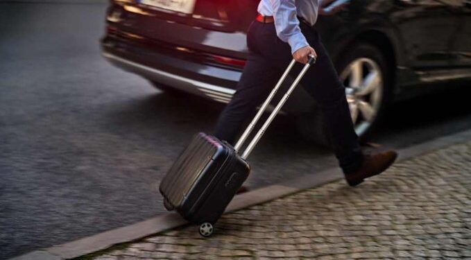 Justicia federal avala a Uber para operar sin restricciones en aeropuertos de México