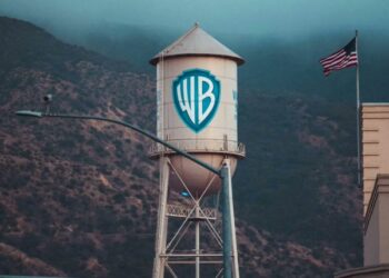 Warner Bros. Discovery estudia su venta tras interés de Paramount y Comcast