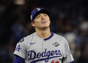 Los Dodgers revalidan su corona con una remontada inolvidable y homenajean a Fernando Valenzuela