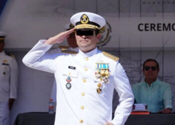 Declaran prófugo al contralmirante Fernando Farías Laguna y reactivan su captura por red de huachicol fiscal
