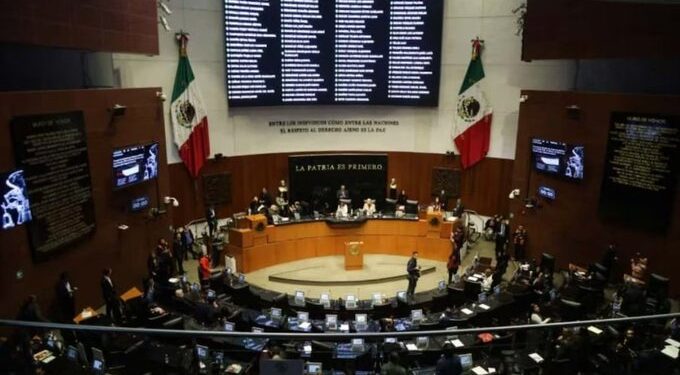 México aprueba ley que endurece penas por extorsión hasta 42 años
