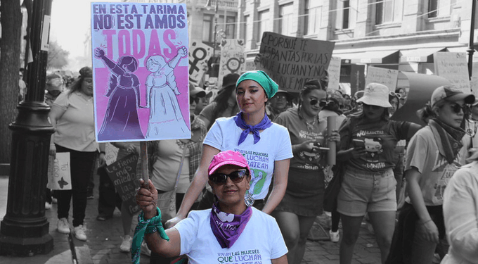25N en el mundo: marchas, alertas y acciones oficiales contra la violencia hacia las mujeres