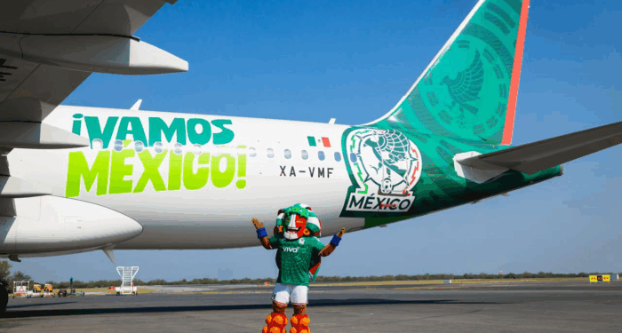 Aeronave de VivaAerobus porta imagen del Tricolor en apoyo al Mundial
